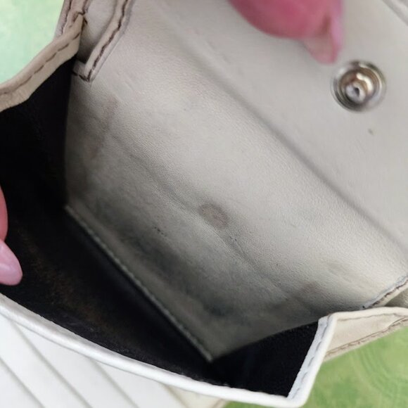 Gucci Britt GG Logo Compact Wallet - Picture 9 of 16